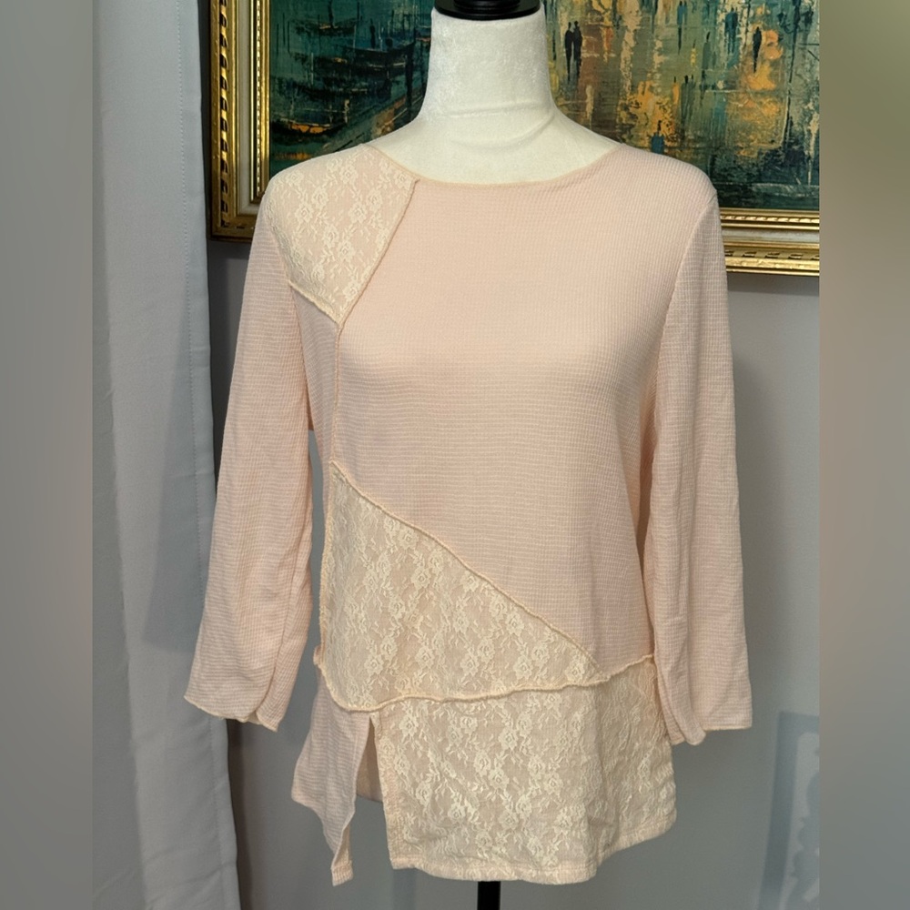 Anneliese Lace Accent Top L Peachy Pink